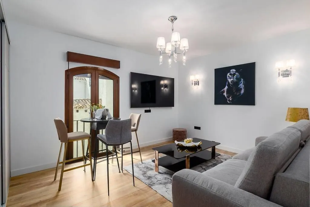 Luxurious Apartment In The Heart Of Puerto Banus Μαρμπέλλα Ισπανία