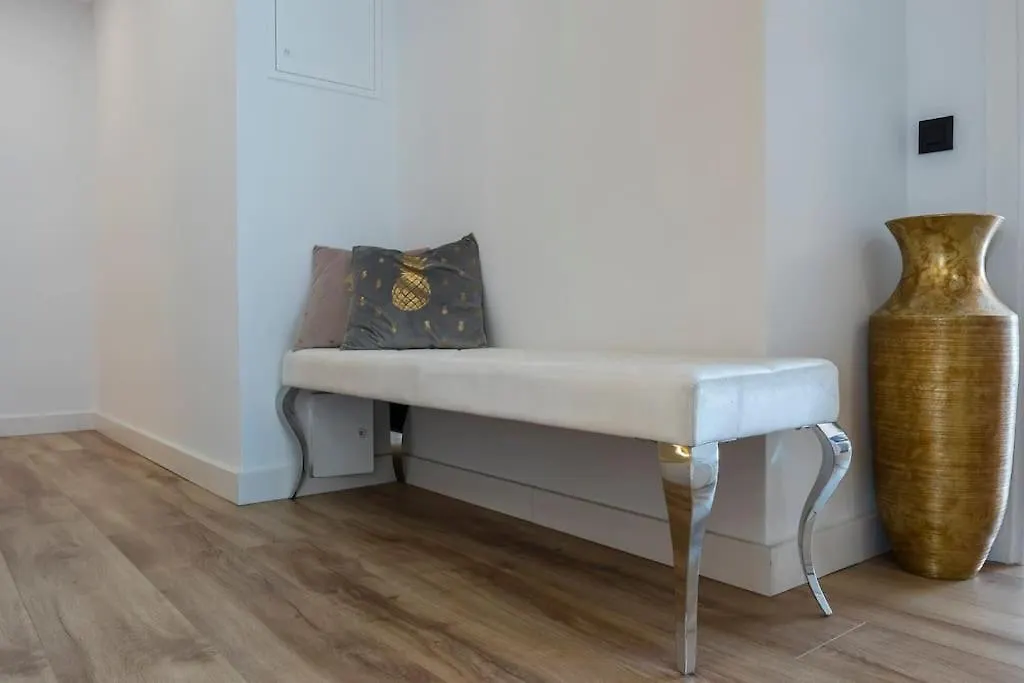 Luxurious Apartment In The Heart Of Puerto Banus Μαρμπέλλα
