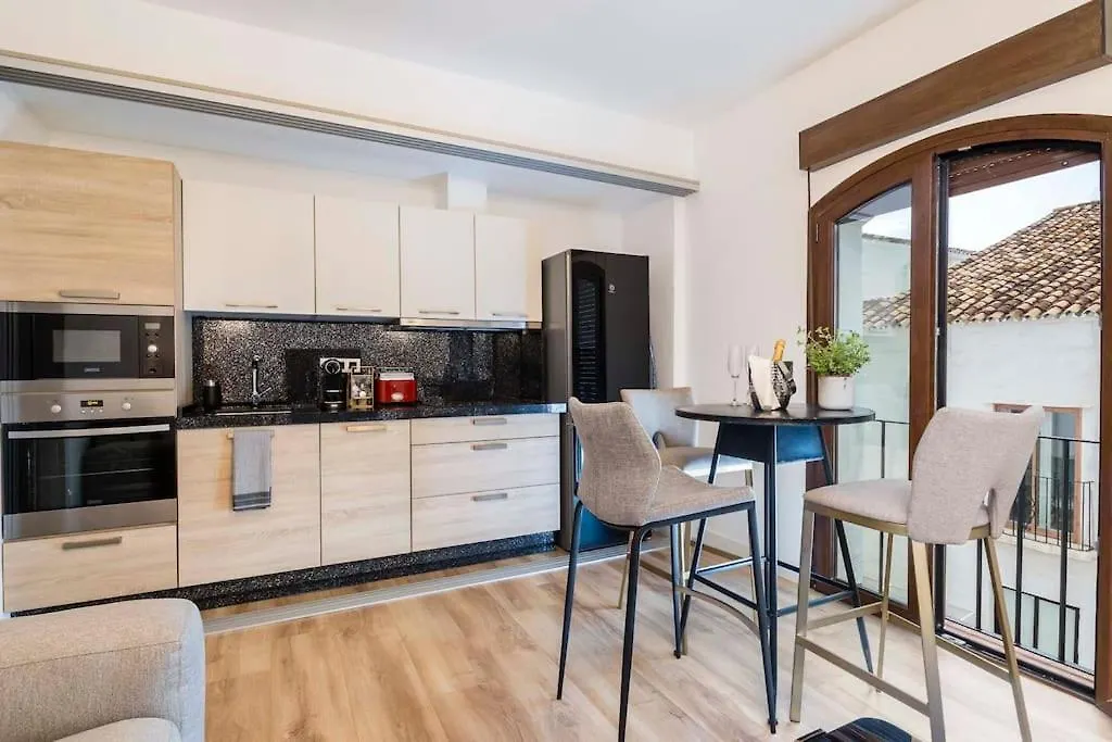 Luxurious Apartment In The Heart Of Puerto Banus Marbella
